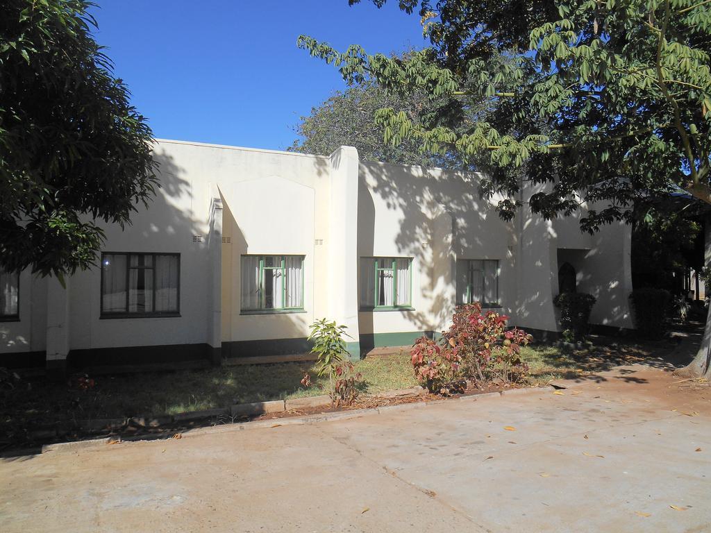 Victoria Falls Budget Hotel Ngoại thất bức ảnh