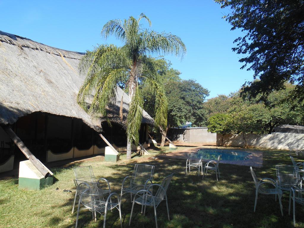 Victoria Falls Budget Hotel Ngoại thất bức ảnh