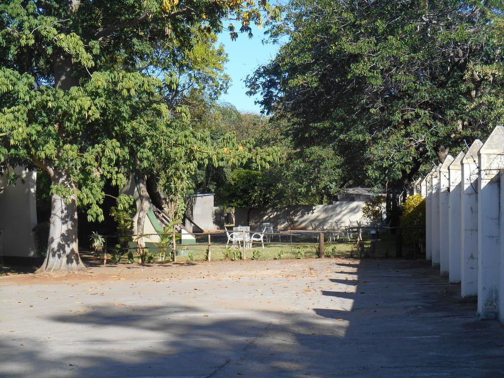 Victoria Falls Budget Hotel Ngoại thất bức ảnh