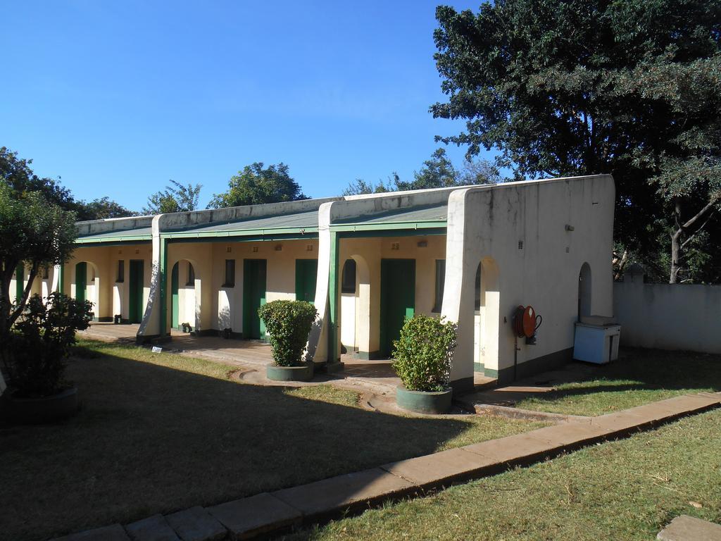 Victoria Falls Budget Hotel Ngoại thất bức ảnh