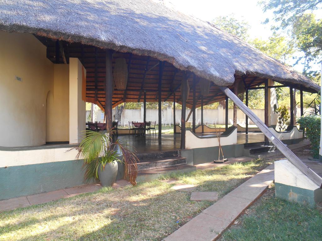 Victoria Falls Budget Hotel Ngoại thất bức ảnh