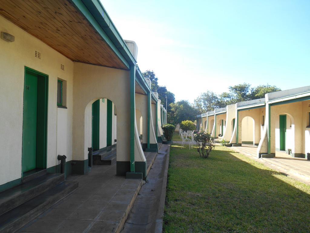 Victoria Falls Budget Hotel Ngoại thất bức ảnh