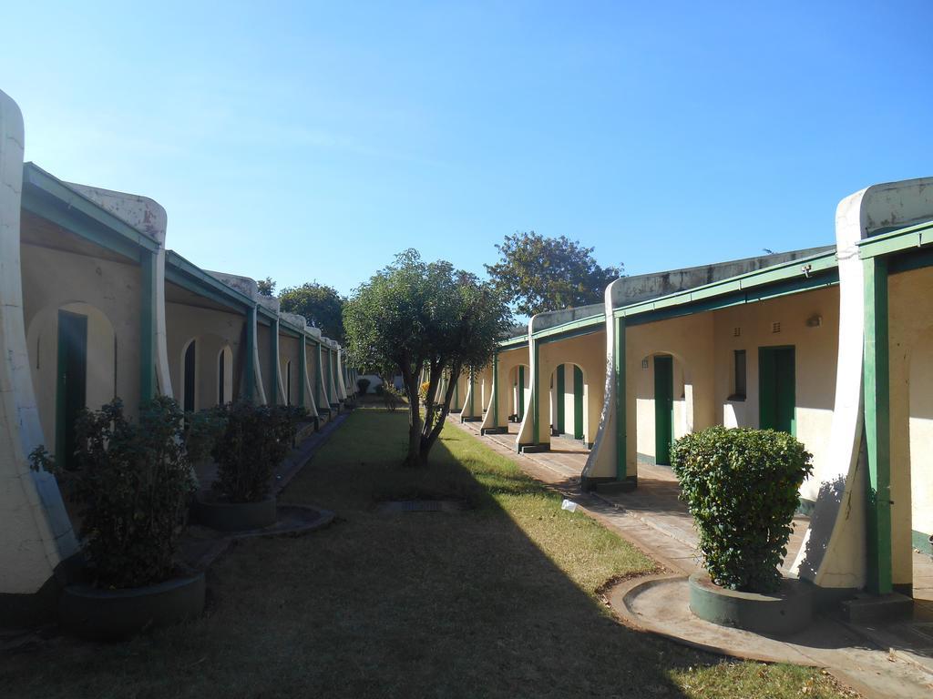 Victoria Falls Budget Hotel Ngoại thất bức ảnh